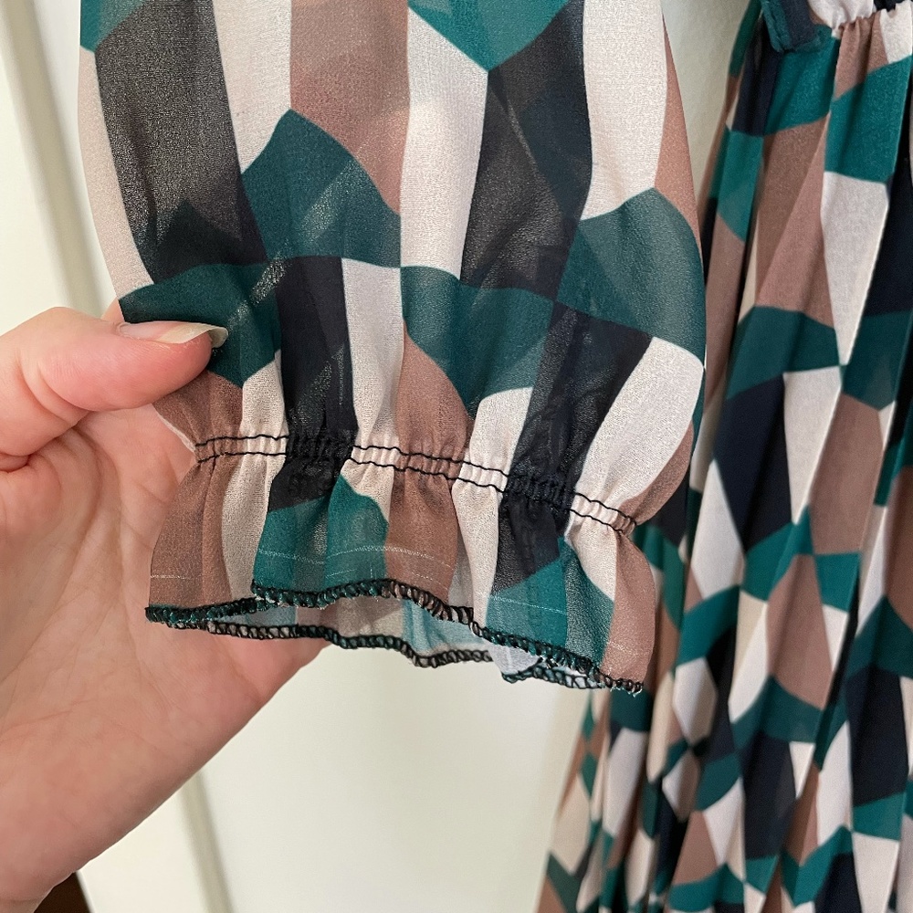 BNWT Long Pattern Dress - Picture 4 of 5